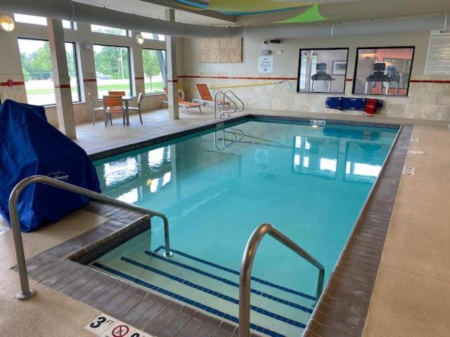 Holiday Inn Express Moline - Quad Cities Area By Ihg Bagian luar foto