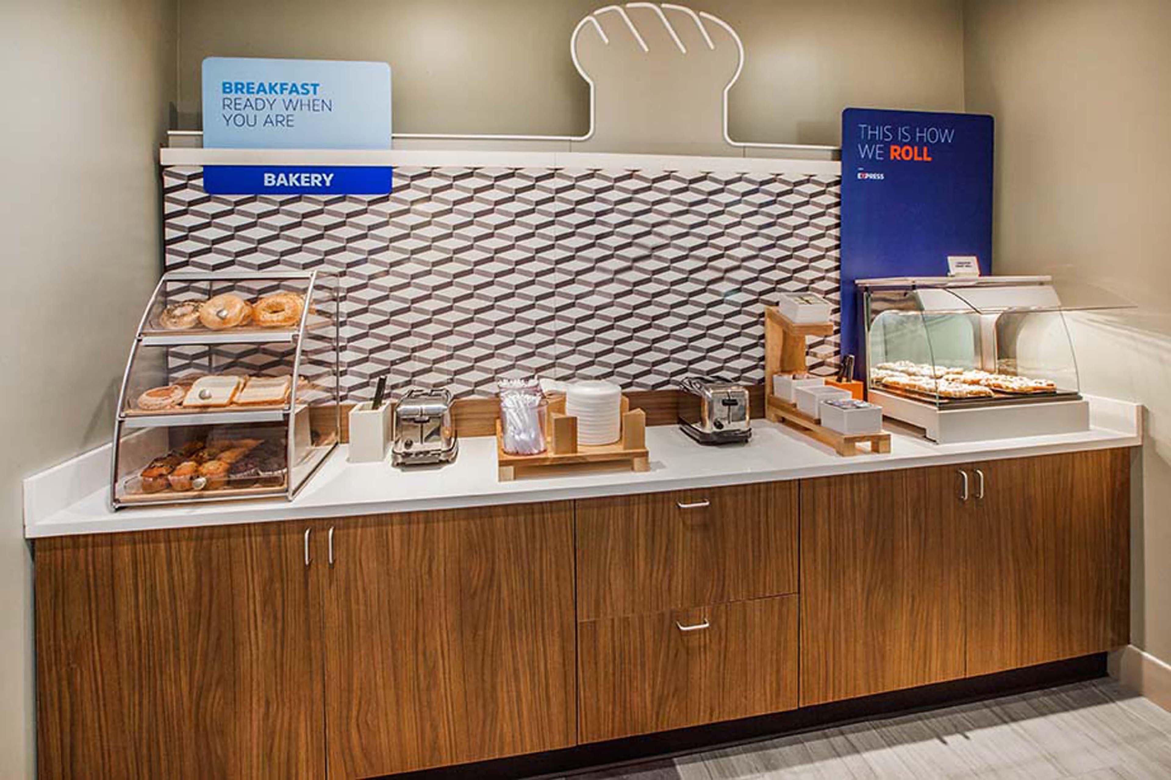 Holiday Inn Express Moline - Quad Cities Area By Ihg Bagian luar foto
